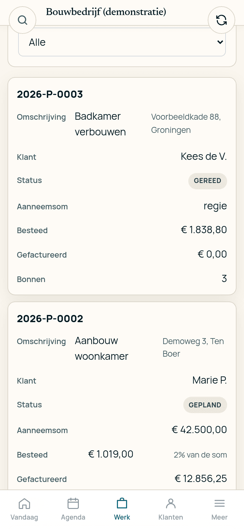 De opdrachten op een telefoon, als kaartjes onder elkaar in plaats van als tabel.